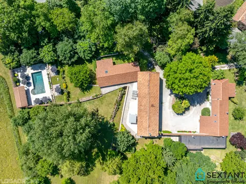 Photo of 15 minutes from Bergerac, superb renovated stone property on more than 3 hectares, 4 dwellings, barn, superb swimming pool area