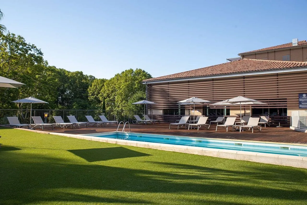RENTAL INVESTMENT – Juvignac – Residence Tourisme La Valadiere – 6.24% profitability
