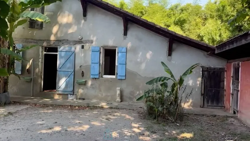 Te koop – Authentieke boerderij uit 1800 met bijgebouwen – Poyanne (Landes)