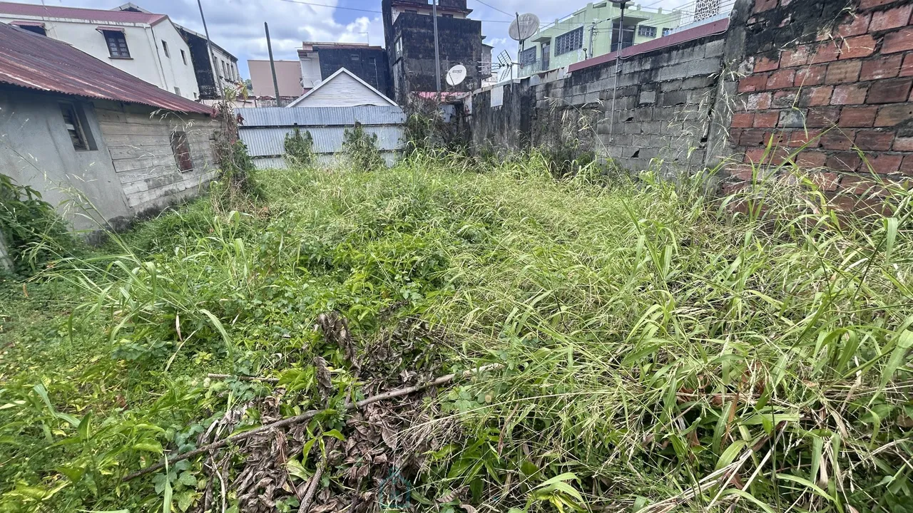terrain constructible · FORT DE FRANCE