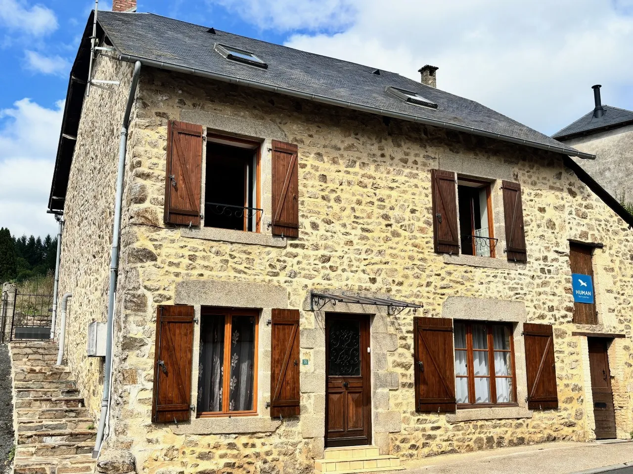Village house, 3 bedrooms, Garden and garage.