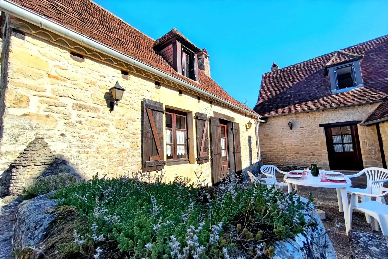 FANLAC, charming house with outbuidings