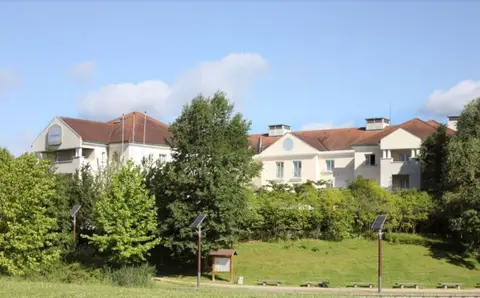 תמונה של השקעת נדל"ן להשכרה – Bussy-Saint-Georges – מעון עסקים Villa Bellagio – תשואה של 7.37%