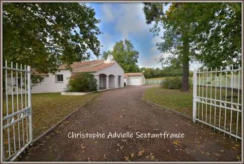Photo of Beautiful house and guest house with pool in lovely parc, Bergerac 10 MN