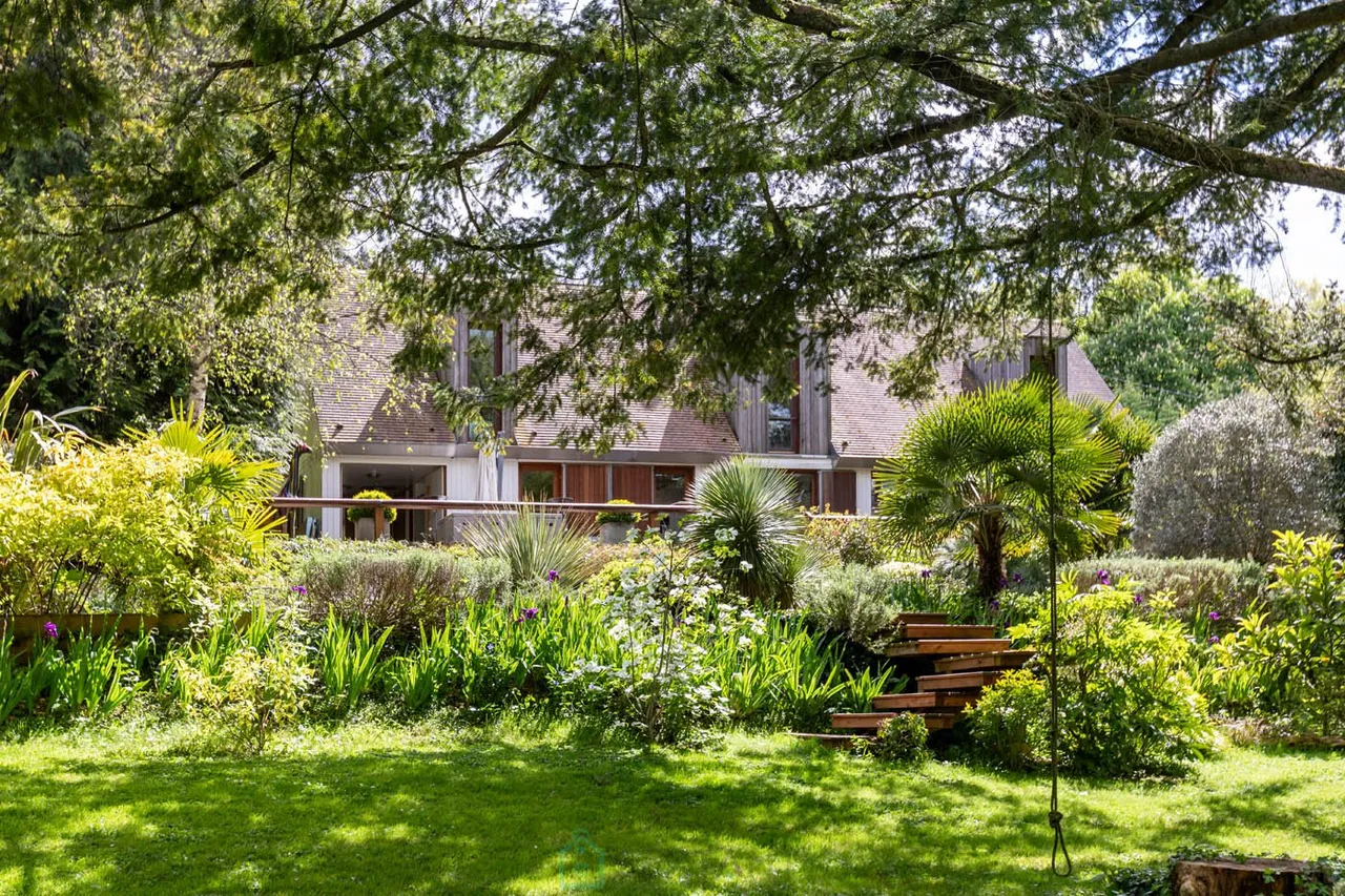 villa d'architecte · LA CELLE SUR MORIN