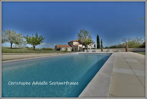 Photo of Modern house, 4 bedrooms, 2 shower rooms, double garage, pool with magificient plot, very well kept