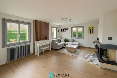Photo of Villa 5 pièces 154 m² -01170 Ségny-