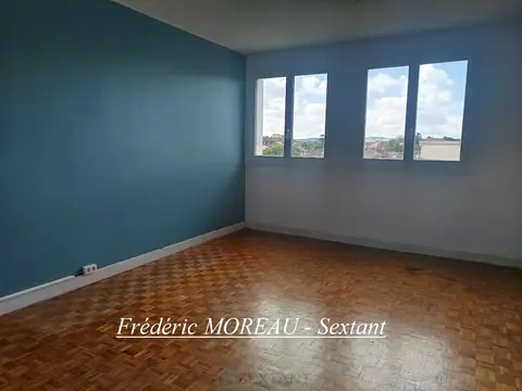 Photo of In a quiet and well-maintained residence in the heart of the city center, come and discover this beautiful 3-bedroom apartment with balcony and garage