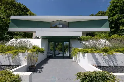 Photo of villa d'architecte · FONTAINEBLEAU