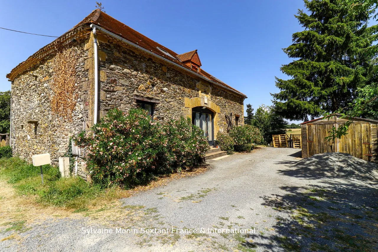 Quiet stone house with unobstructed views