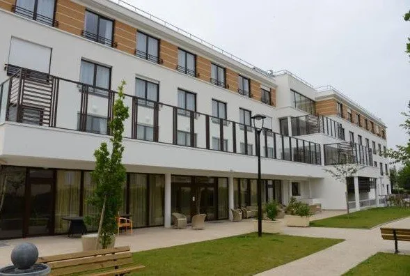 INVESTIMENTO IN AFFITTO – ST MAUR DES FOSSÉS – Residenza per anziani L'Orme – Rendimento del 7,16%