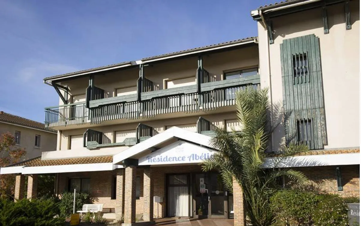 RENTAL INVESTMENT – CARBON BLANC – Abelia Nursing Home Residence – 7% return