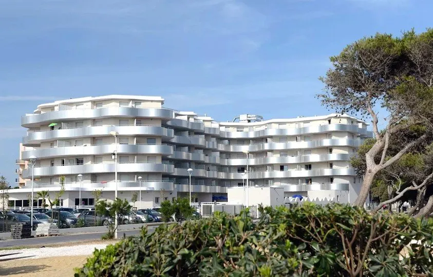 INVESTIMENTO IN AFFITTO – LE BARCARÈS – Residenza Turistica Odalys Le Lotus Blanc – Rendimento dell'8,92%