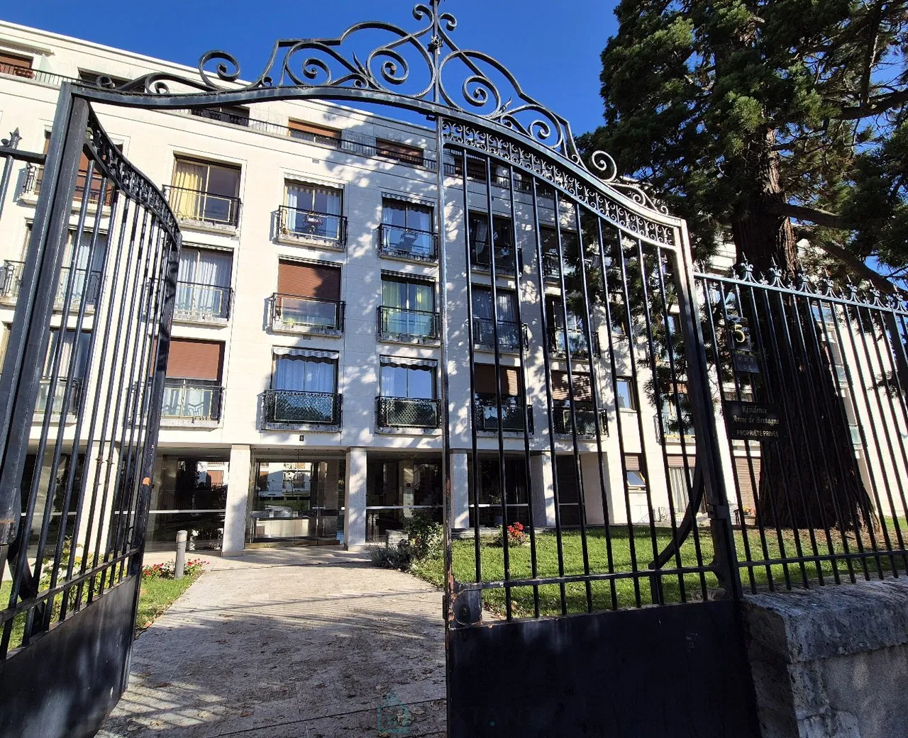 Near the Castle and train station of Blois, 40 m² apartment with balcony
