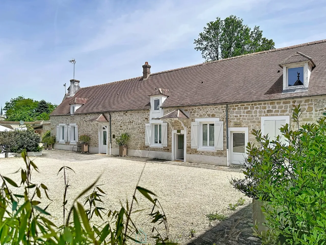 Near Milly-la-Forêt, Barbizon, et Fontainebleau