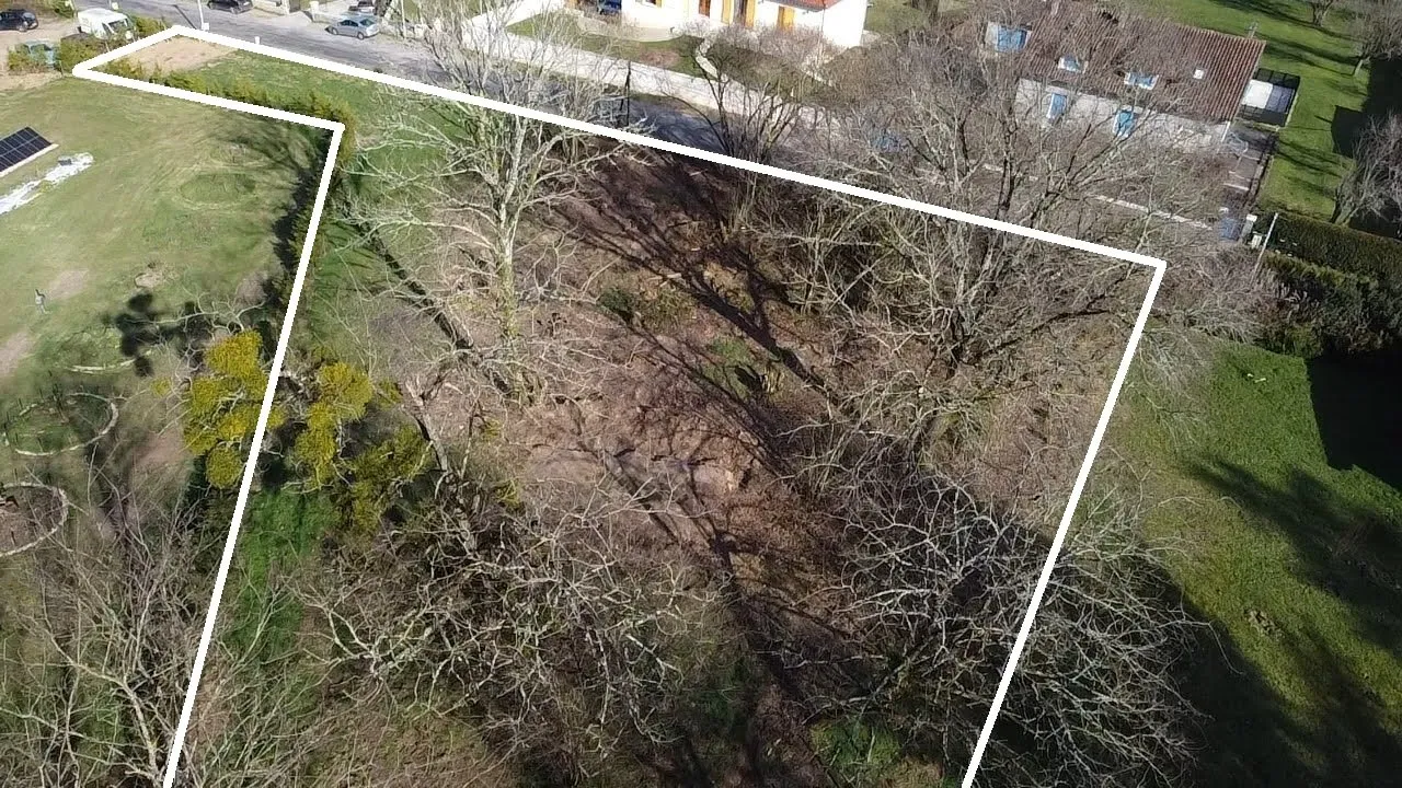 Building Plot Close to the Famous Piégut-Pluviers Market