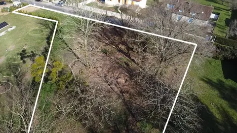 Photo of Building Plot Close to the Famous Piégut-Pluviers Market