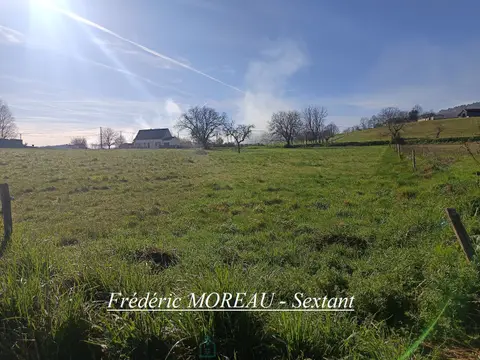 Photo of Very beautiful buildable land with double access.