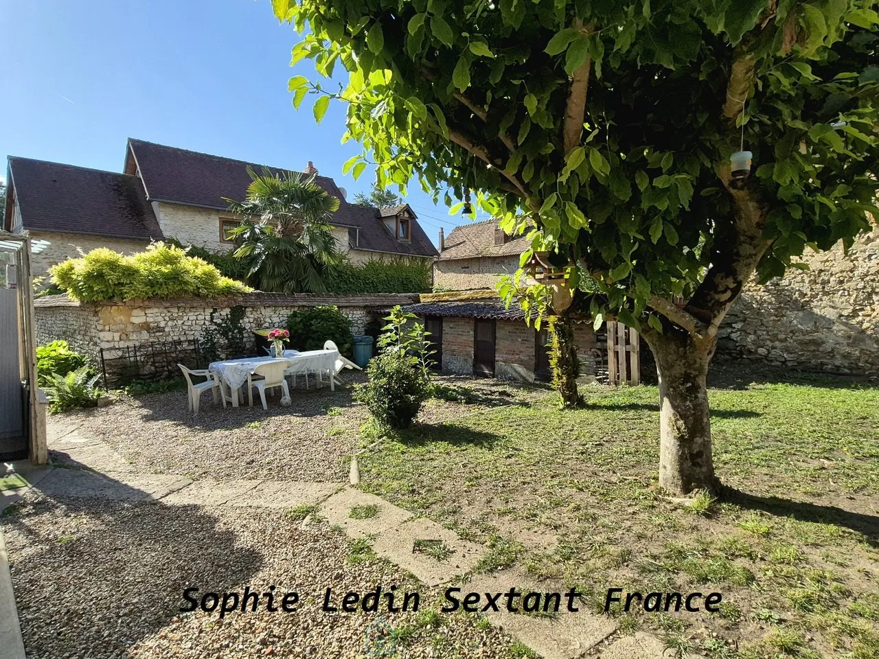 VILLAGE HOUSE 10MIN FROM VERNON