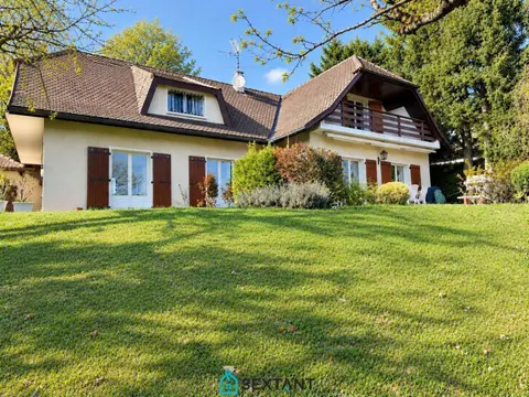Photo of DIVONNE-LES-BAINS (01220) - Propriété d'exception avec vue panoramique sur le Mont-Blanc - 1 185 000 €