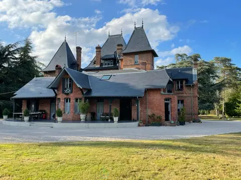 Photo of chateau · SALBRIS