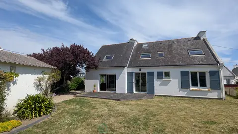 Photo of Ideal family home: Spacious 5-bedroom property near Carnac beach
