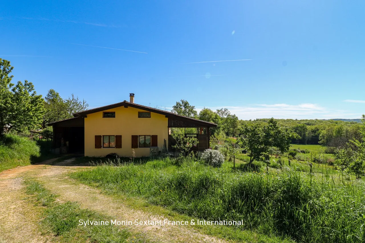 Charming country house, requiring no work, with landscaped garden and unobstructed views