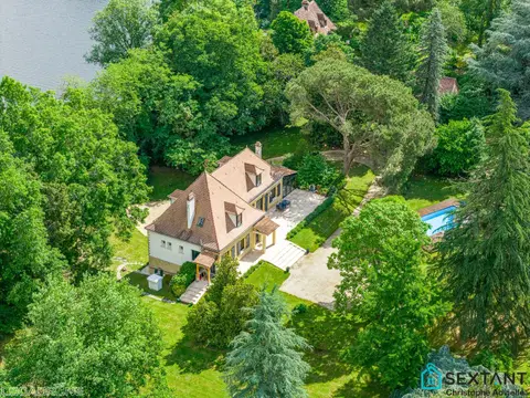 Photo of Big périgourdine in a magnificient park by the Dordogne river, 4 bedrooms, guests appartement