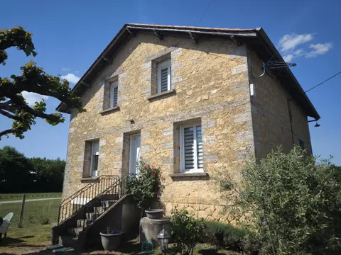 Foto di CASA COMPLETAMENTE RISTRUTTURATA SULLE RIVE DEL FIUME DORDOGNA