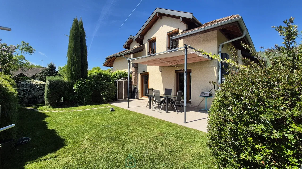 EXCLUSIVITE - DIVONNE-LES-BAINS - Appartement 4 pièces en duplex de 102 m² - 529.000 €