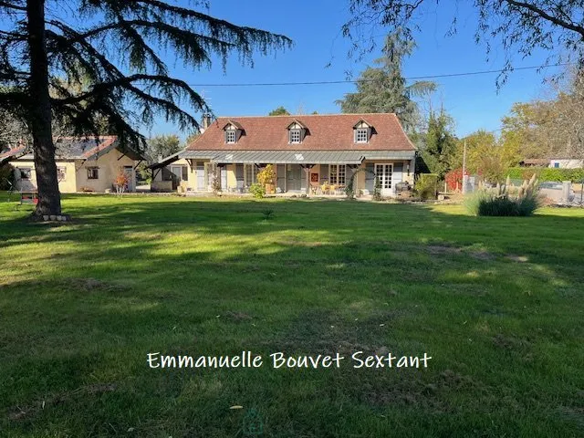 Stone house, 4 bedrooms, 2 bathrooms, garage, car-port, workshop, veranda, 51128 sq ft.