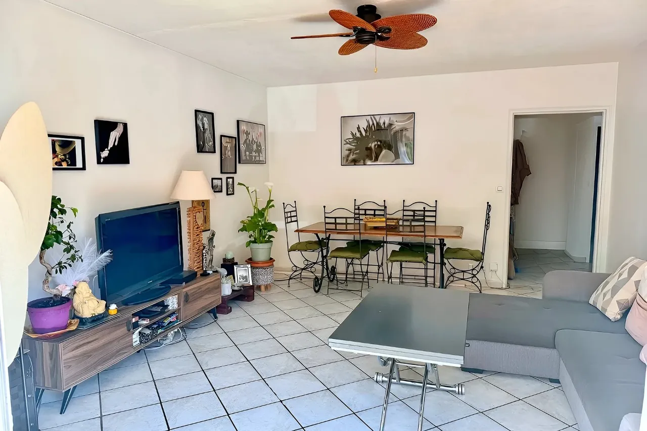 105m2 apartment with 5 rooms