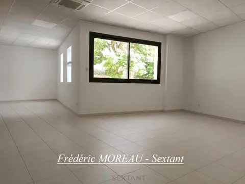 Photo of Beautiful commercial space of 210m2 in the city center of Bergerac