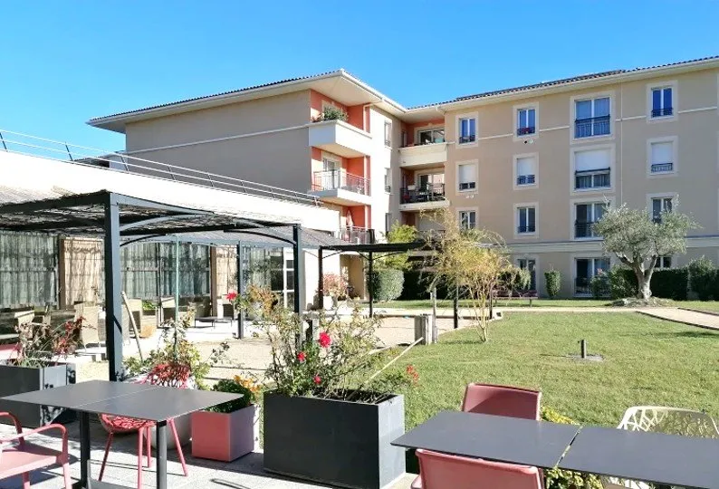 INVESTIMENTO IN AFFITTO – CAVAILLON – Residenza per anziani Les Cigales du Luberon – 5,15% rendimento