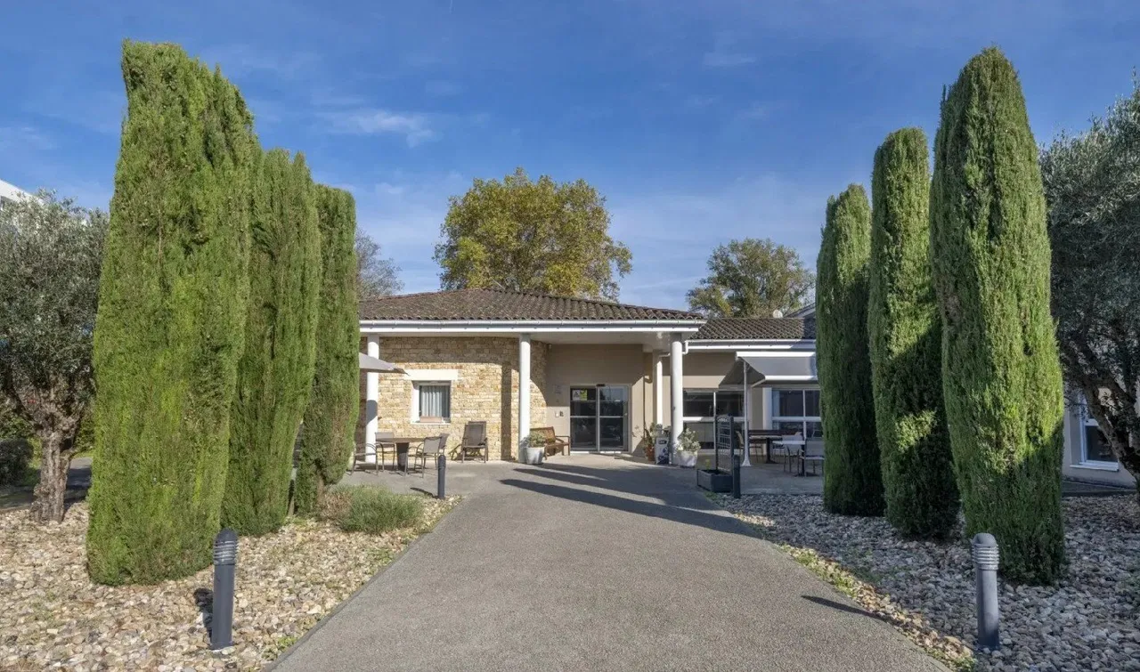 השקעת שכירות – ג'ונזאק – בית אבות Residence du Bourg Nouveau – תשואה 6.55%
