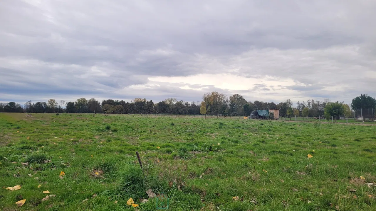 TERRAIN 5000M²: Permis DEJA ACCEPTE!