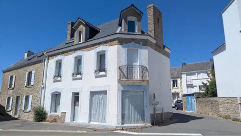 Photo of Commercial and residential property to renovate in Etel