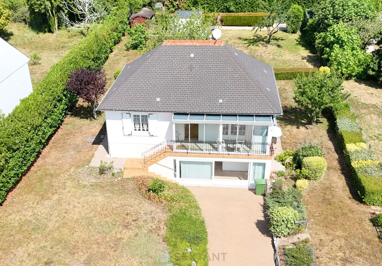 Fondettes, Just Minutes from Tours-2/3 Bedrooms house.