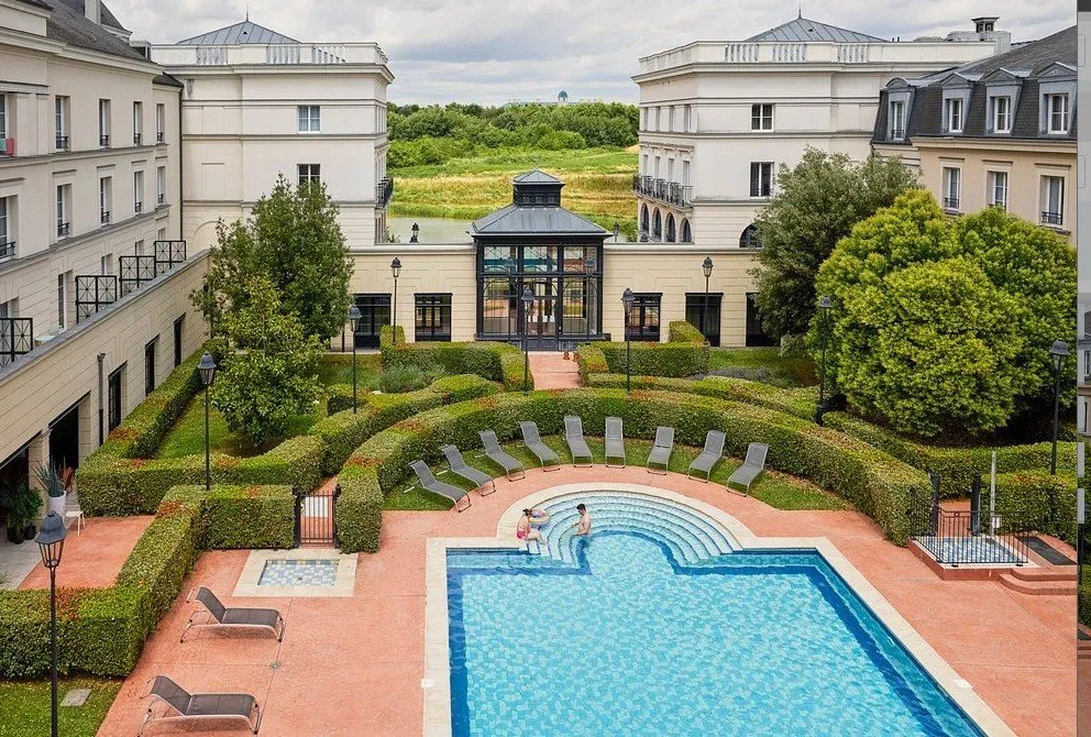 INVESTIMENTO IN AFFITTO – Serris – Residenza Commerciale Adagio Serris - Val d'Europe – 6% ritorno