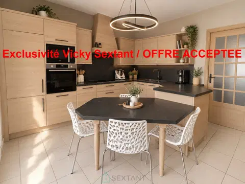 תמונה של maison · BAILLEUL SIR BERTHOULT