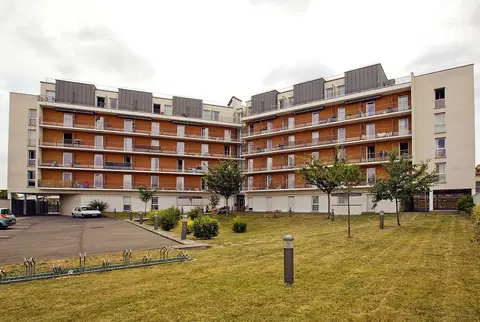Foto de INVERSIÓN EN ALQUILER – VITRY-SUR-SEINE – Residencia Estudiantil Les Estudines Pierre Semard – Retorno del 5,75%
