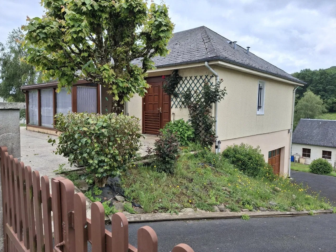 Village house, 3 bedrooms in a lovely area, 10 mins walk to the village.