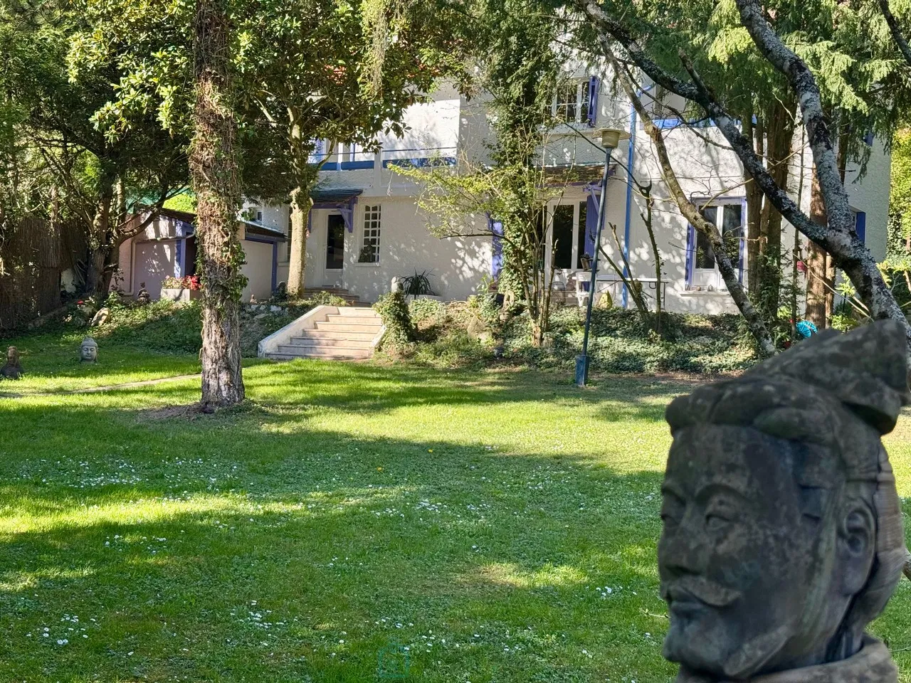 A confidential property in the heart of a wooded park