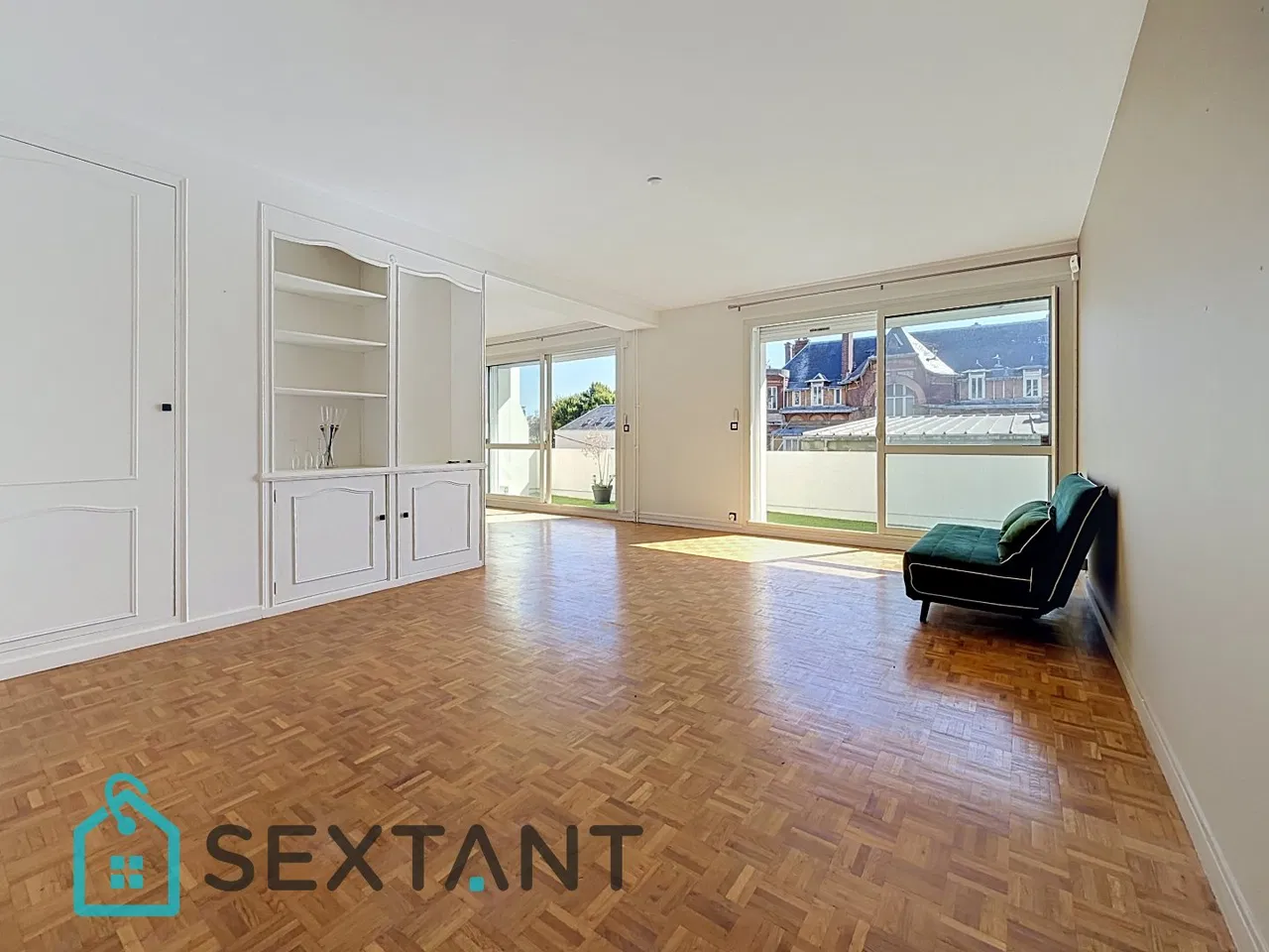 Spacious 115 m2 appartment with terrace