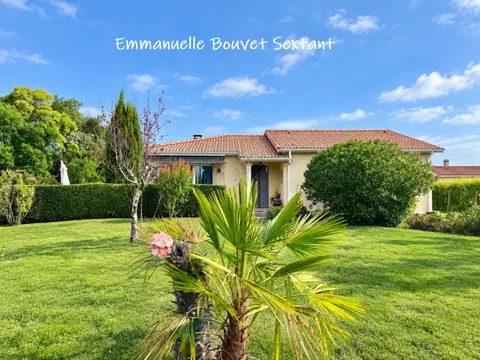 Photo of Nice modern villa, 120 m2, 4 beds, bow-window, car-port, garage, wooden workshop, 2570 sq² of land
