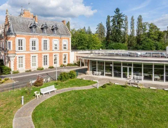 MIETINVESTITION – La Ferté-Saint-Aubin – Korian Chateau des Landes Seniorenwohnheim – 6% Rendite