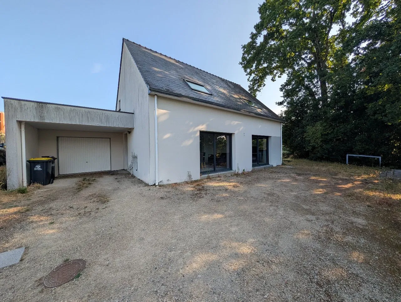 Casa recente con quattro camere e garage, vicino al centro di Vannes e al Porto