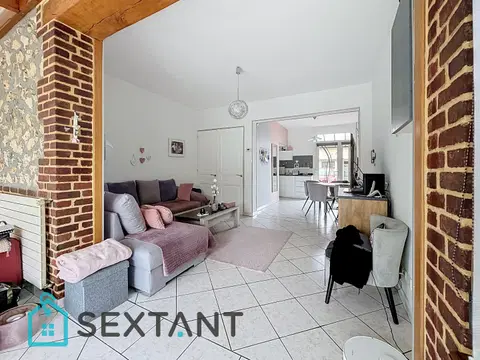 Photo of 3 bedroom house with garden and garage