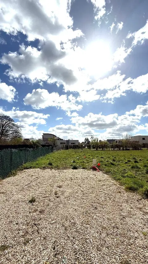 Photo of Beautiful 666m² serviced plot of land