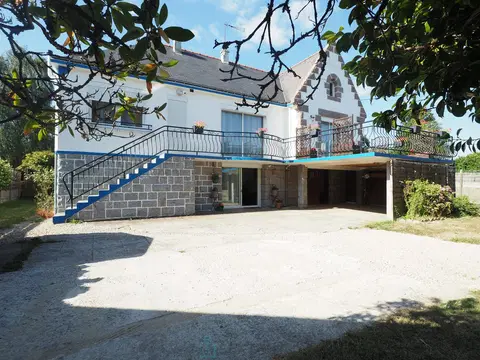 Foto di La forêt à pied: tradizionale piacevole di 126 m² su bella parcella di 920 m²